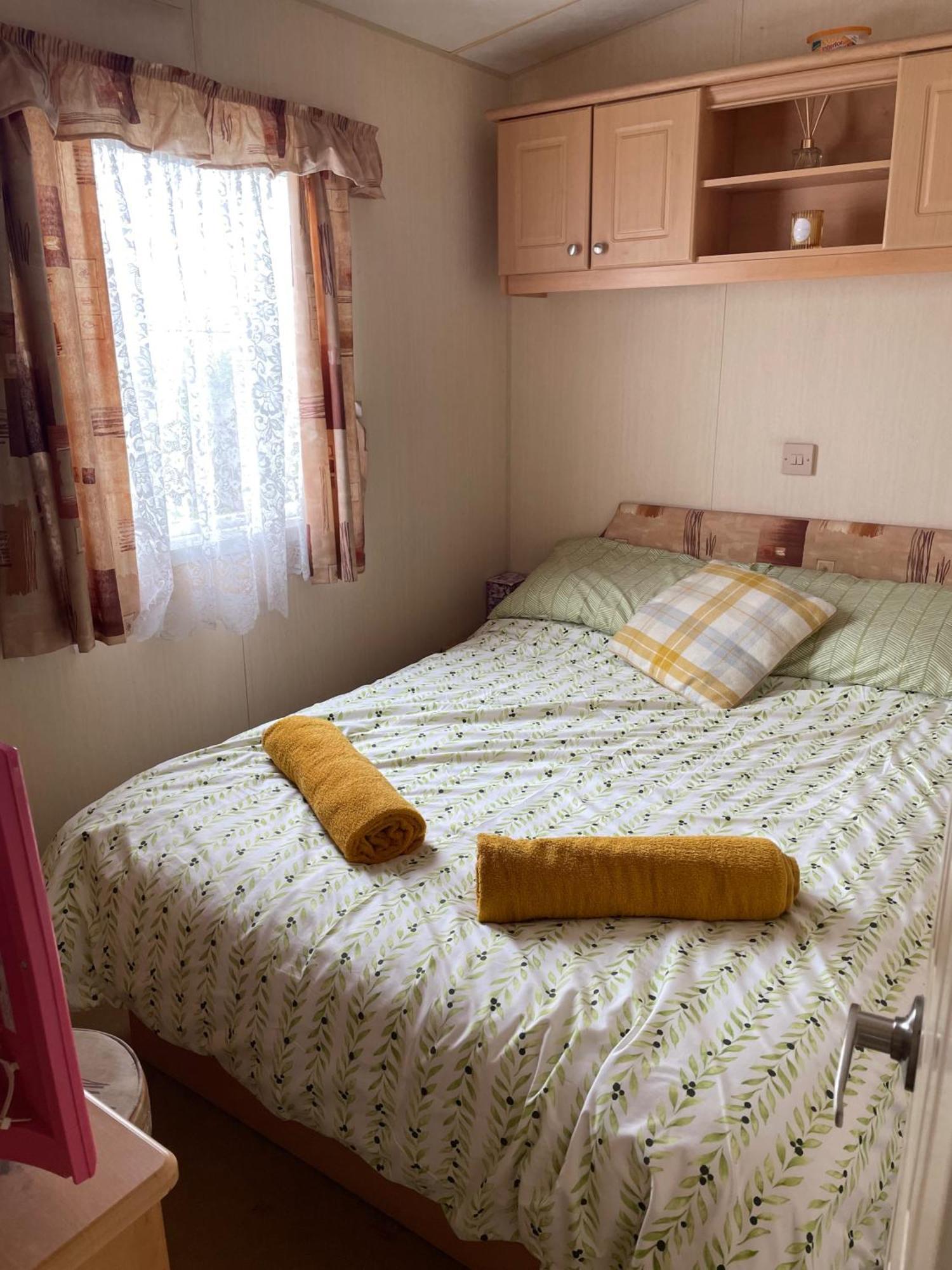 Holiday home Cozy Camber Caravan 3 Bedroom Retreat With Decking *